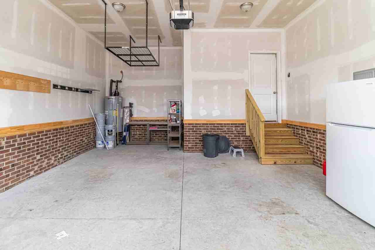 106 Aspen Ridge Dr - Photo 3 of 38