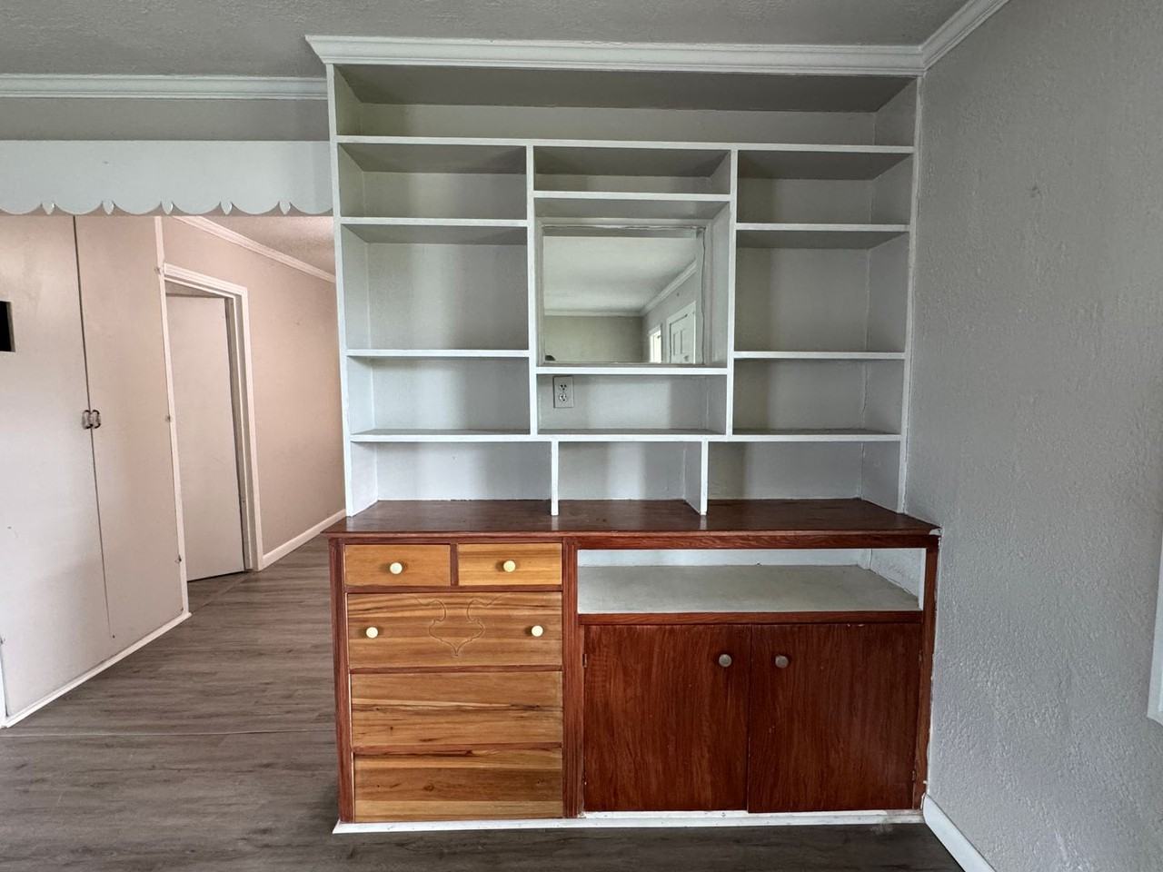 304 N Rockingham Ave - Photo 5 of 24