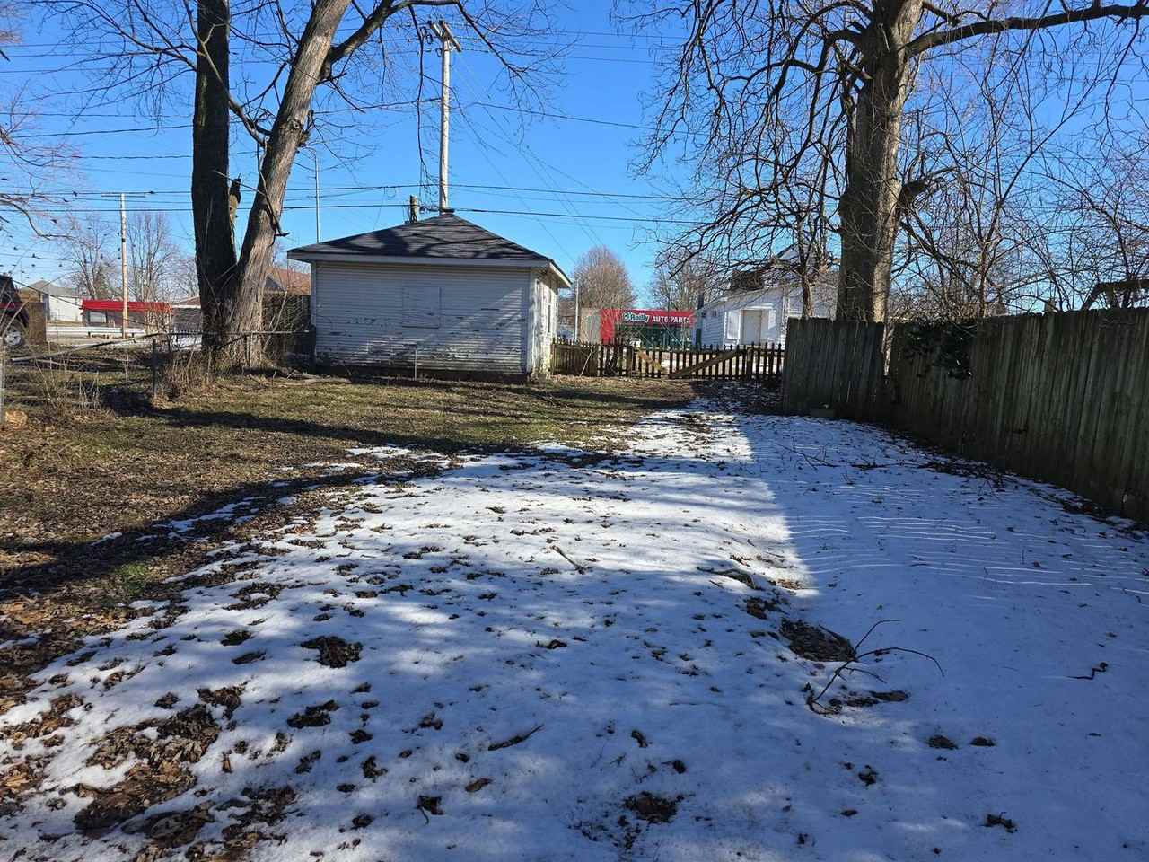 2808 South Elm Street - Photo 5 of 11