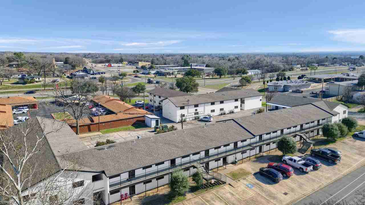 The Circle at Denison - Photo 2 of 29