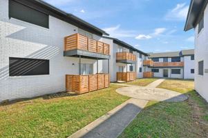 featured image of 2824 W Crawford St