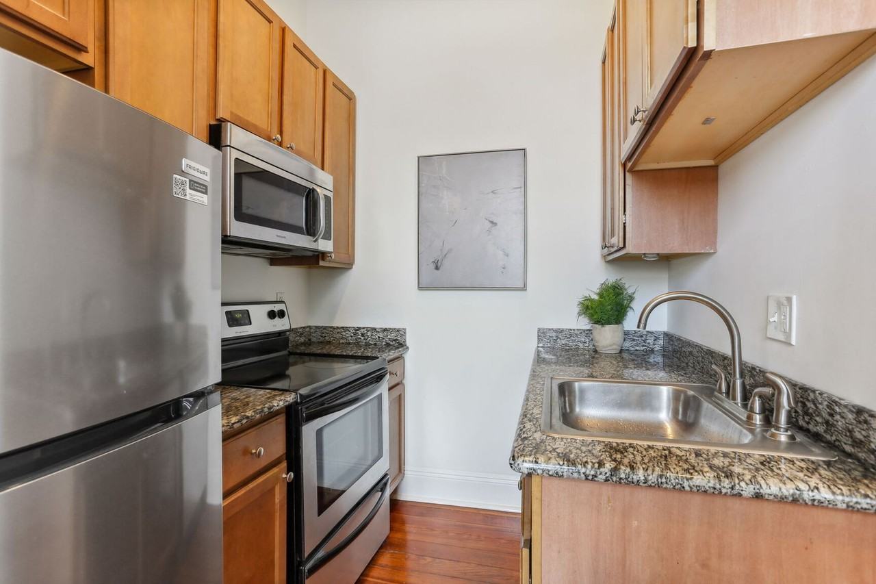 117 S Solomon St #4 - Photo 7 of 8