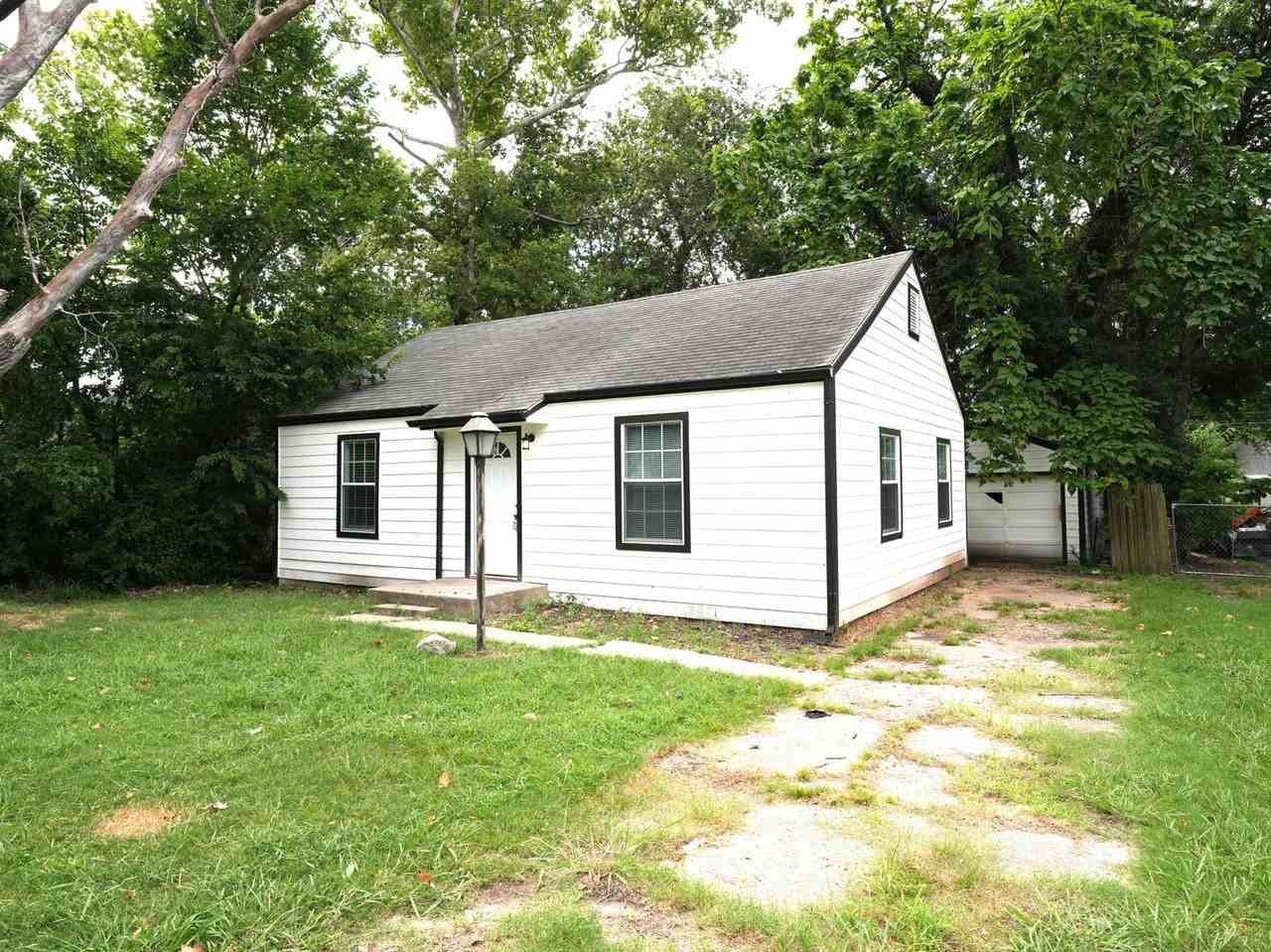 6522 E 5th St - Photo 3 of 19