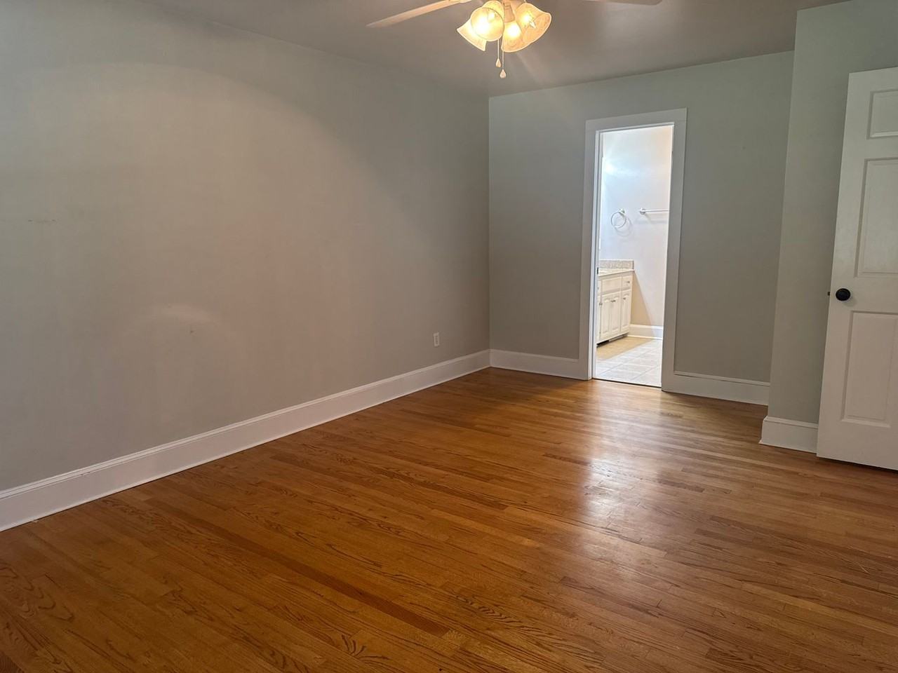 8024 Bradford Ln - Photo 6 of 17