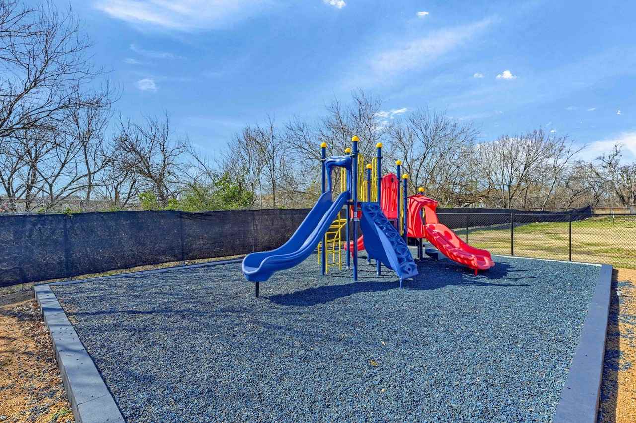 Crestridge Apartments - Photo 5 of 30