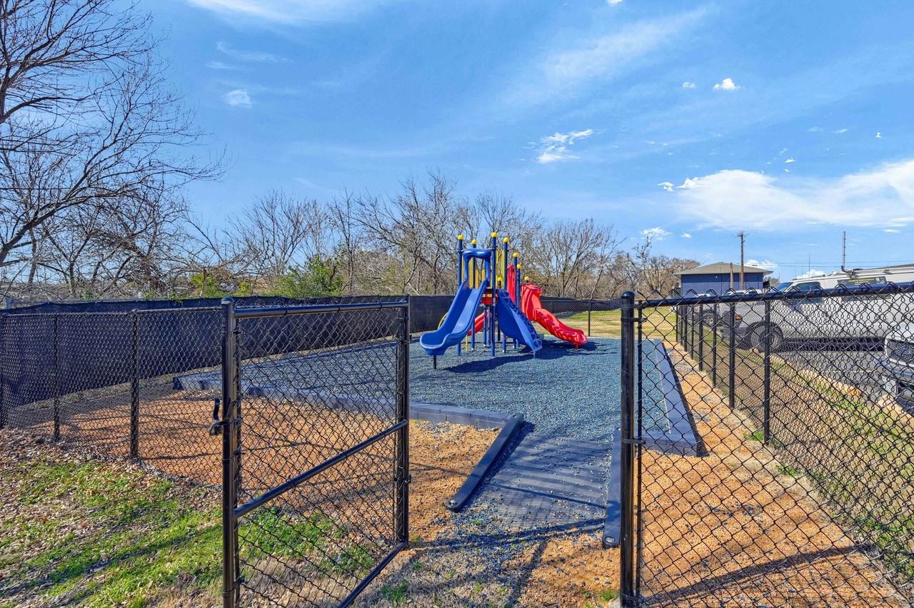 Crestridge Apartments - Photo 6 of 30