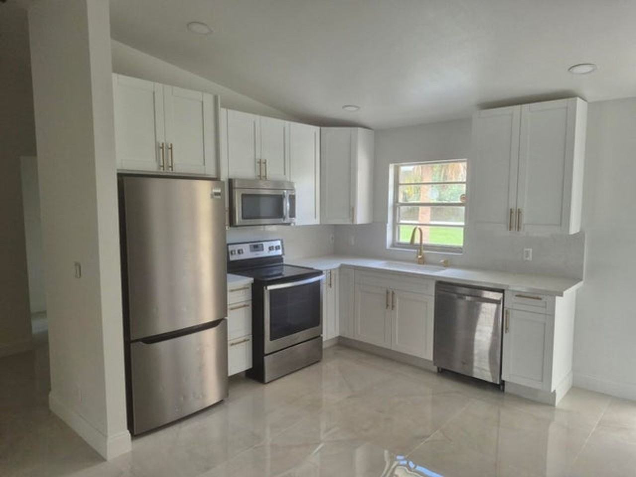 16790 E Glasgow Dr - Photo 2 of 20