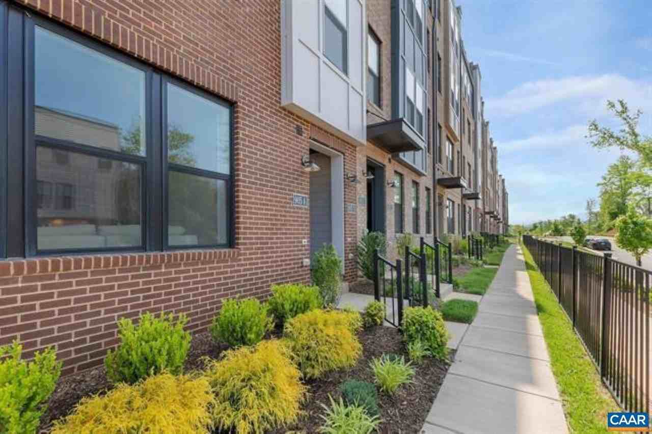 828A Wesley Ln #A - Photo 3 of 33