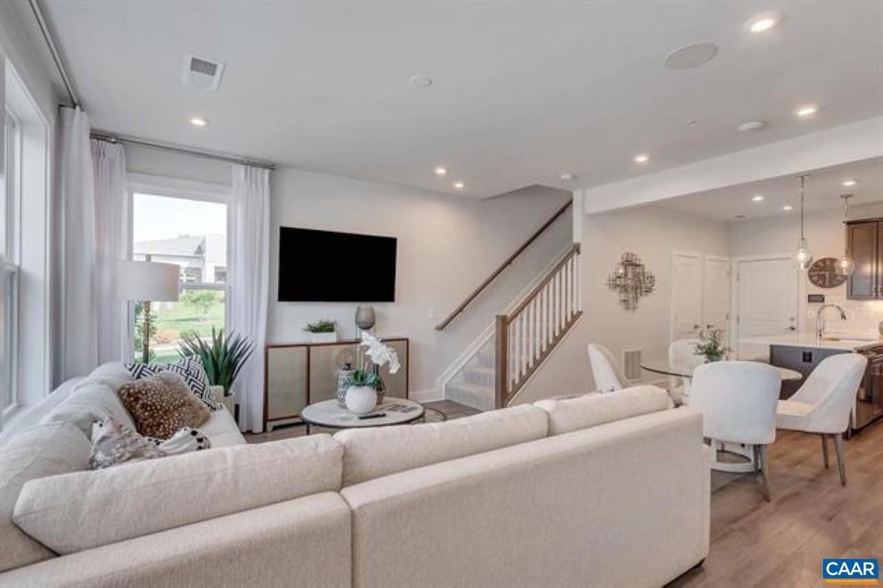 828A Wesley Ln #A - Photo 7 of 33