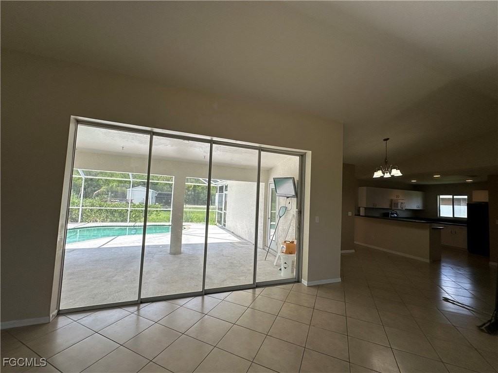 8397 Bahamas Rd - Photo 4 of 23