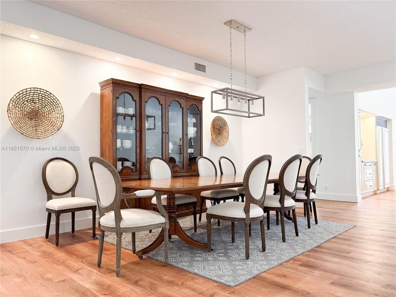 2530 Windsor Way Ct #NA - Photo 7 of 35