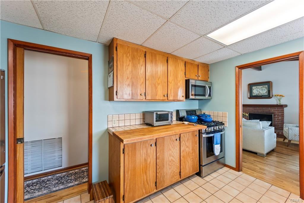 659 6th St - Photo 2 of 8