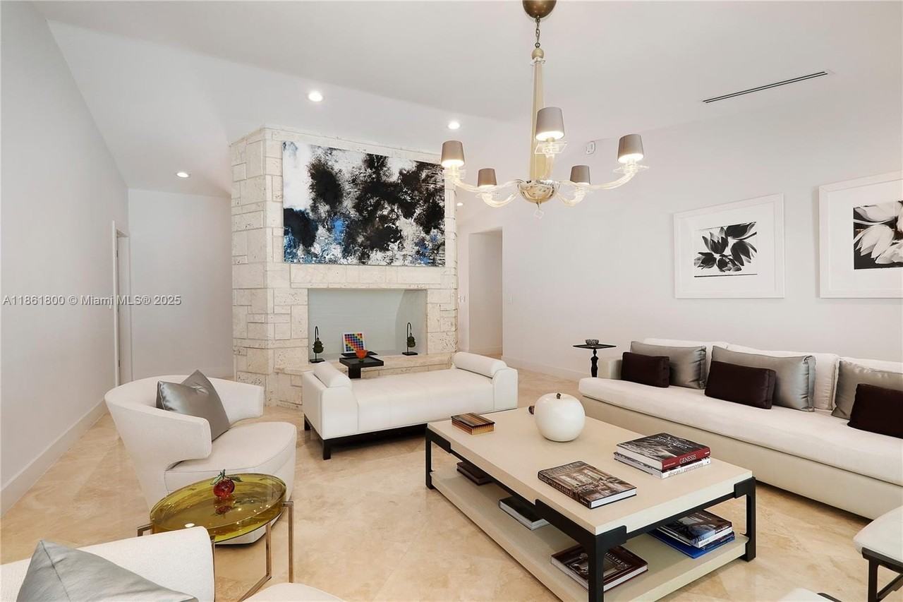 7322 Vistalmar St - Photo 7 of 35