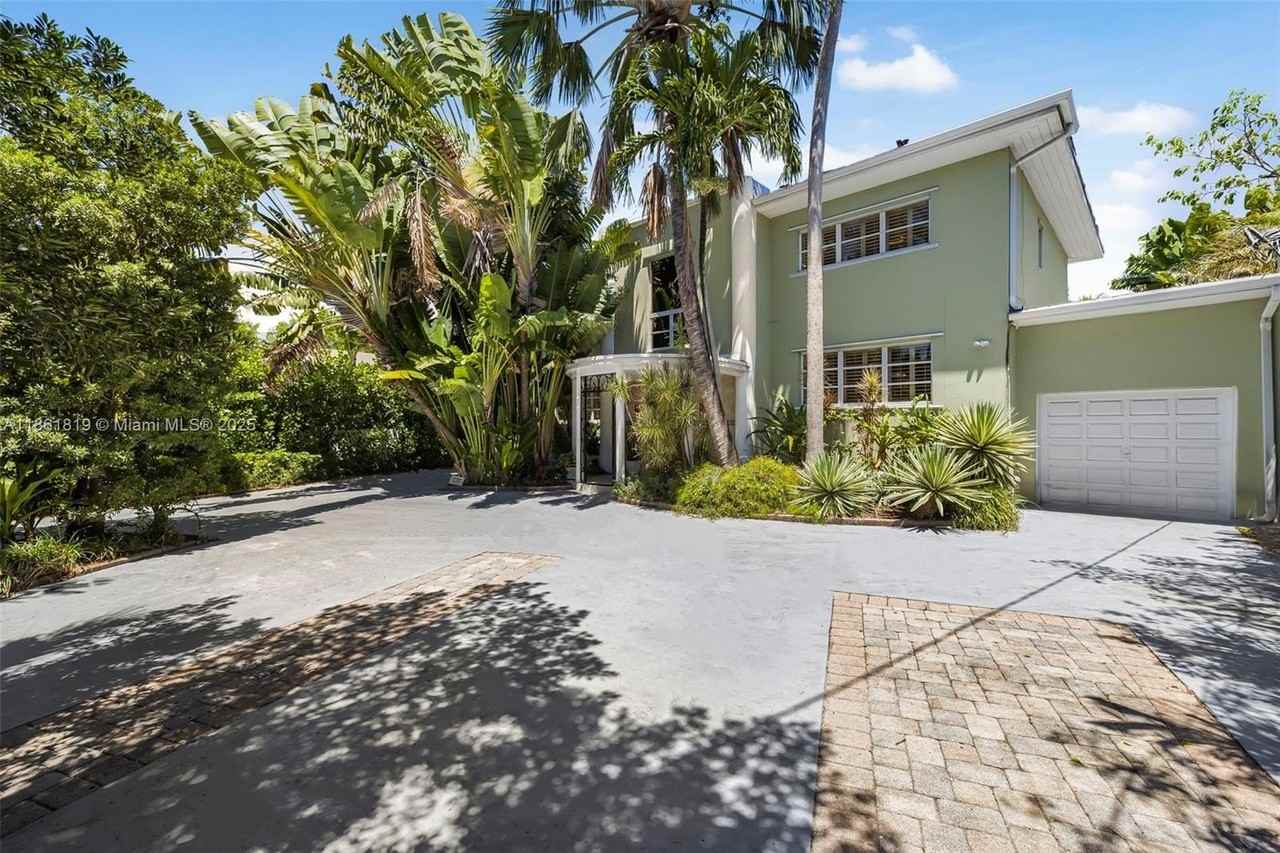 3180 N Bay Rd - Photo 3 of 41