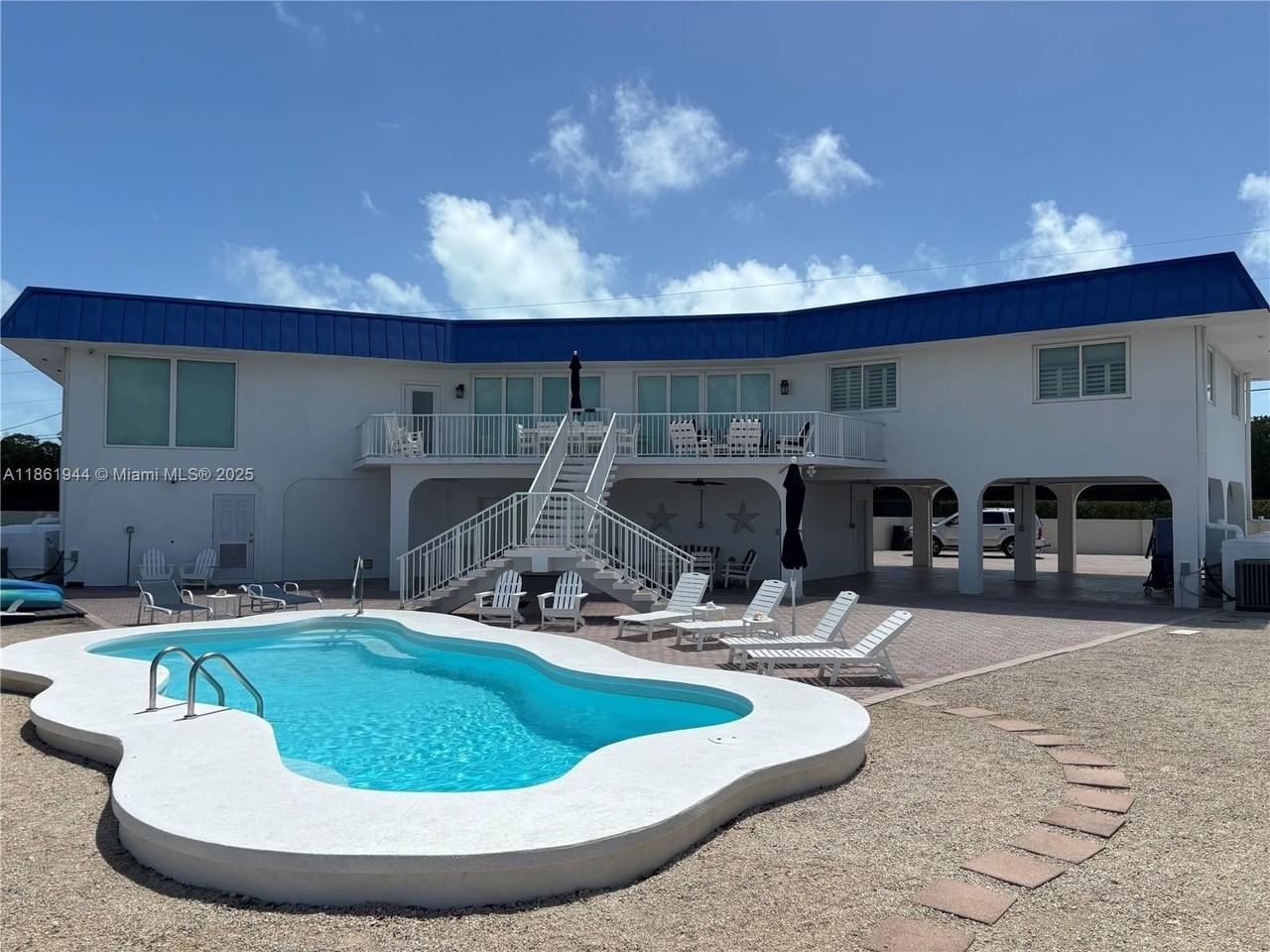 7760 Aviation Boulevard #0 - Photo 7 of 45