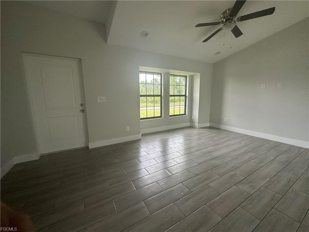 2701 40th St W - Photo 2 of 8