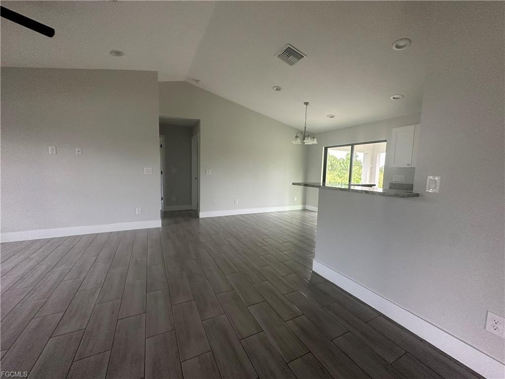 2701 40th St W - Photo 3 of 8