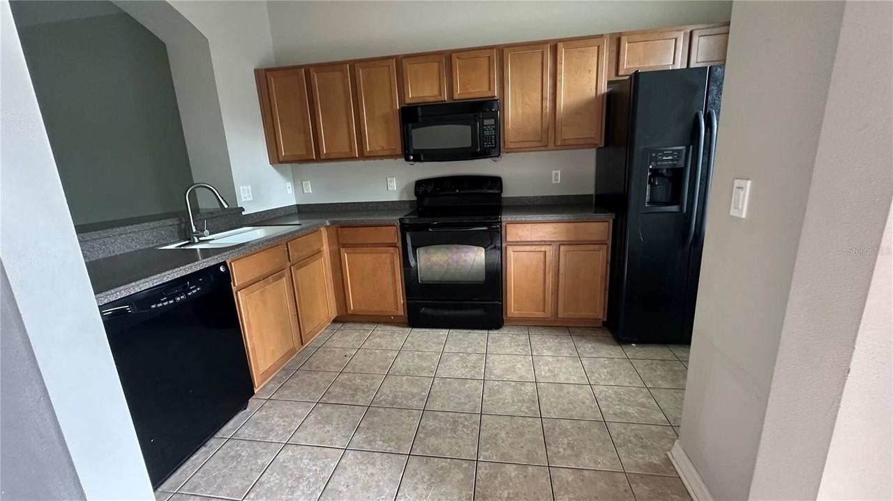 1125 Grantham Dr - Photo 7 of 18