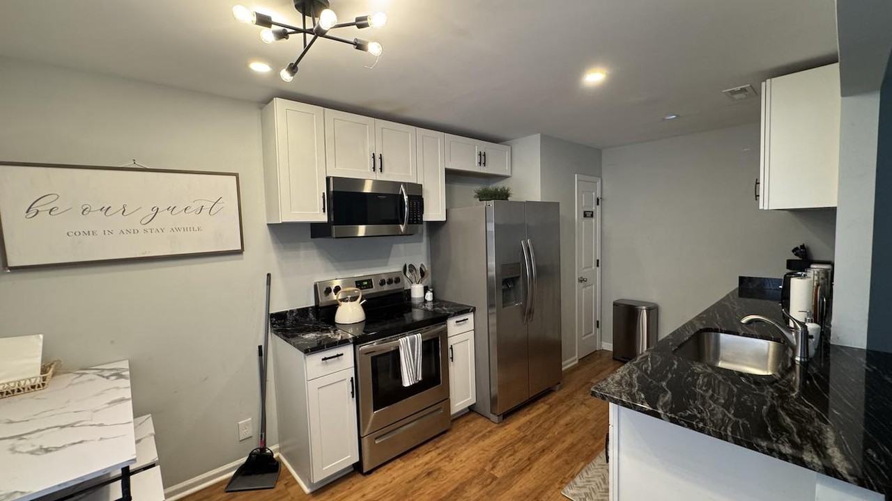 Colchester Dr - Photo 5 of 6