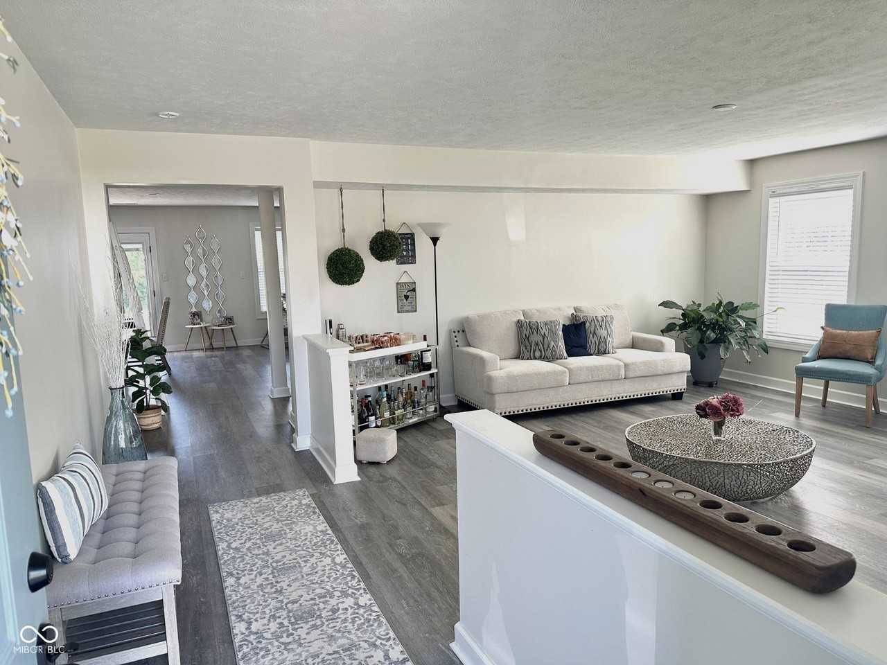 3517 White Cliff Way - Photo 4 of 16