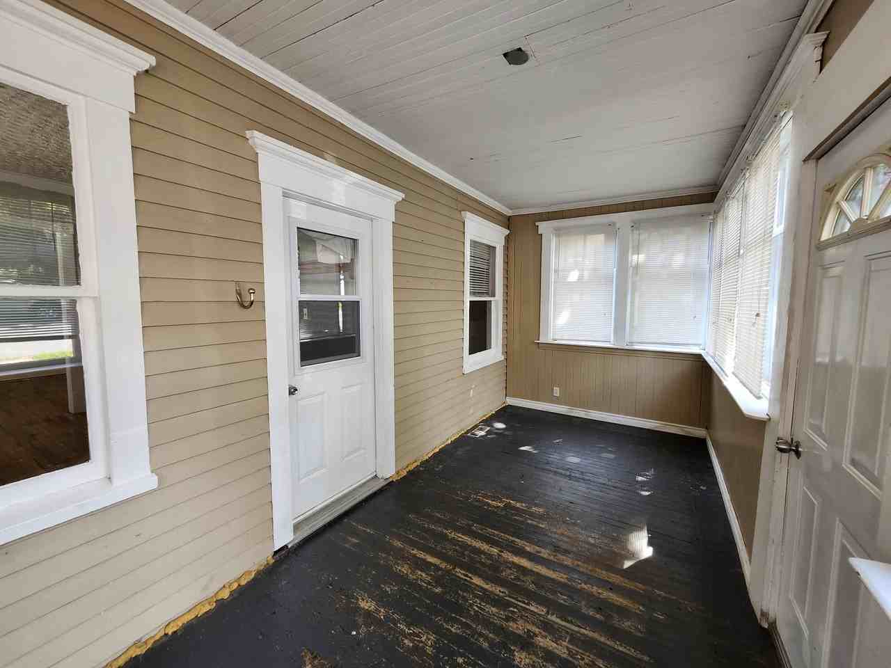 216 Winslow St #1 - Photo 2 of 24