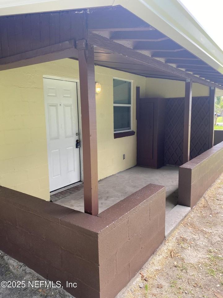 3139 Cecelia St - Photo 2 of 5