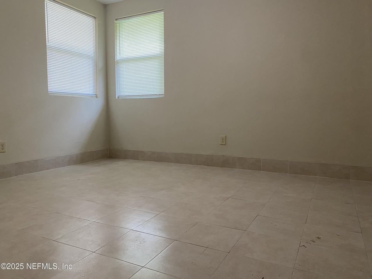 3139 Cecelia St - Photo 5 of 5