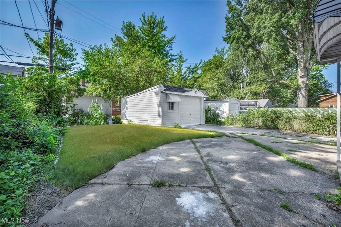 20270 Ardwell Dr - Photo 6 of 38