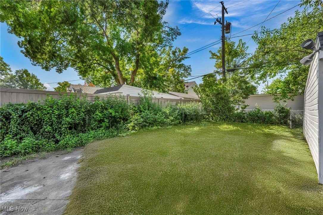 20270 Ardwell Dr - Photo 7 of 38