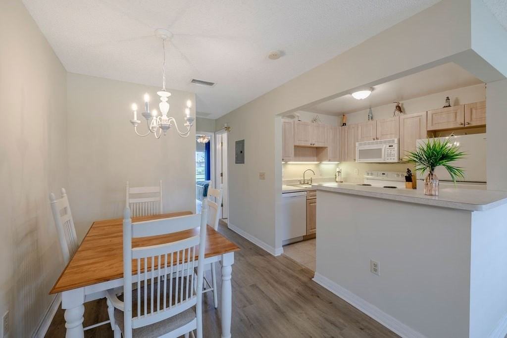 44 Woodland Dr Apt 204 #204 - Photo 5 of 28