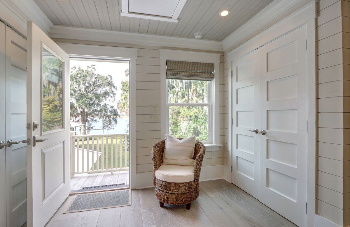1320 Wilmington Island Rd - Photo 3 of 17