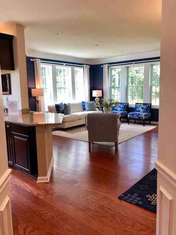 130 University Ave - Photo 2 of 32