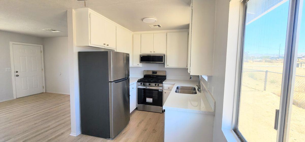6474 Camarilla Ave ##A - Photo 2 of 9