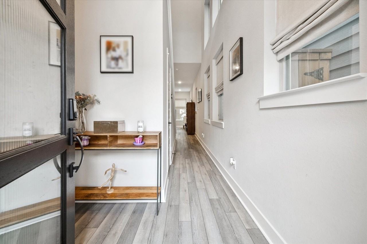 10974 Hewitt Cliff Ln - Photo 4 of 24