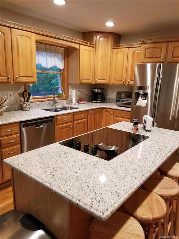 33 Sandra Ln - Photo 6 of 40