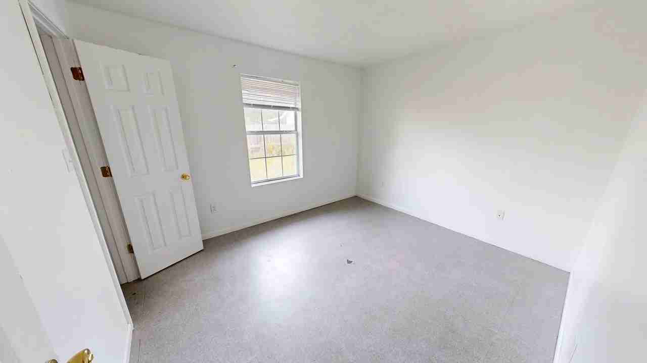 308 Coffee Street - Photo 7 of 9