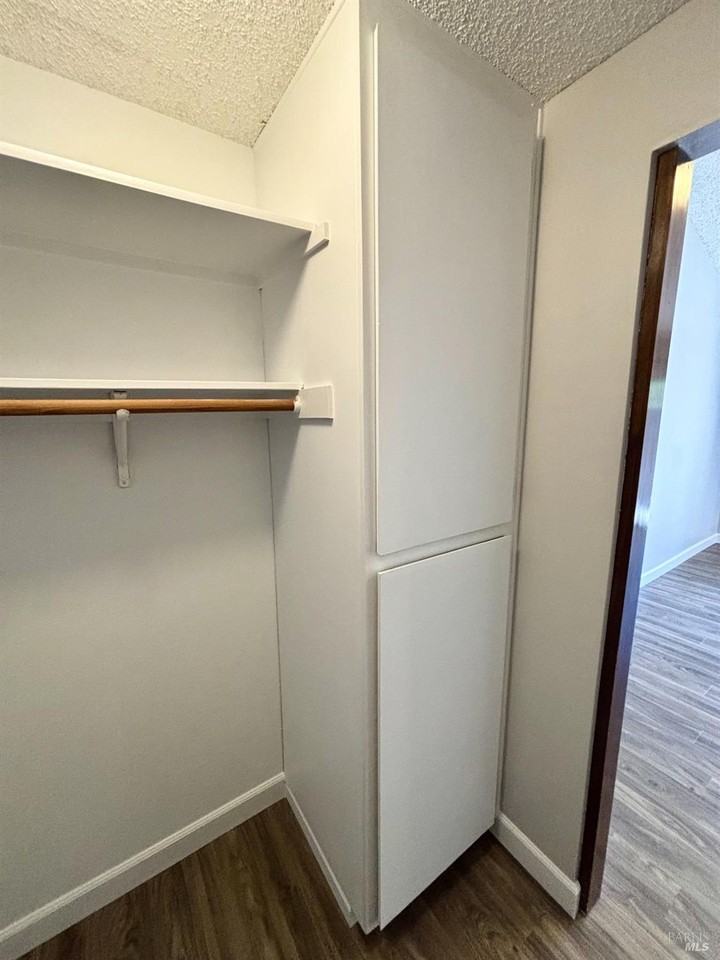 49 Redwood Ct - Photo 7 of 14