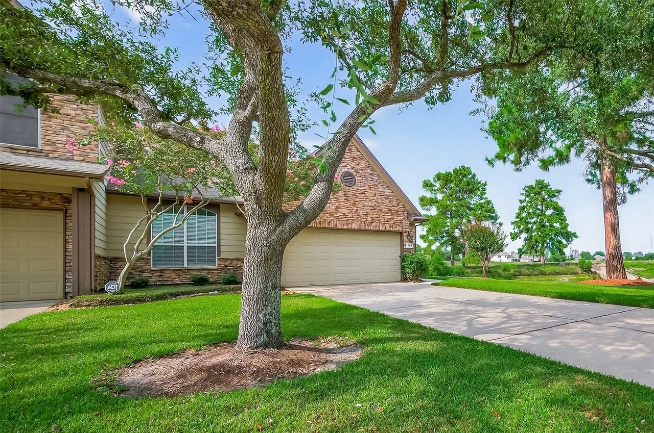 7914 Loyel Pointe Dr - Photo 2 of 48