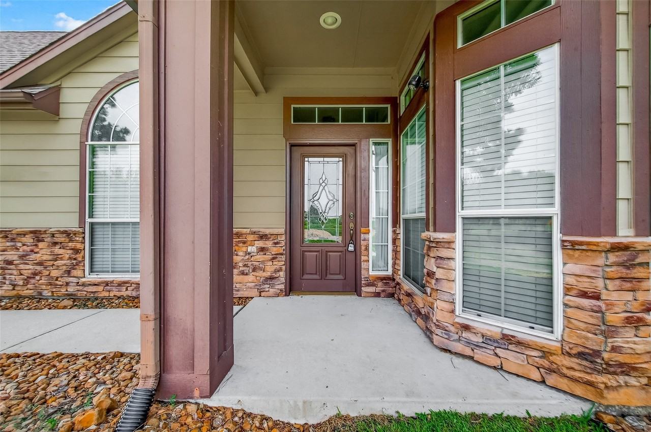 7914 Loyel Pointe Dr - Photo 5 of 48