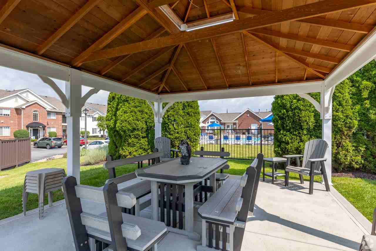 Hidden Ridge - Photo 5 of 13