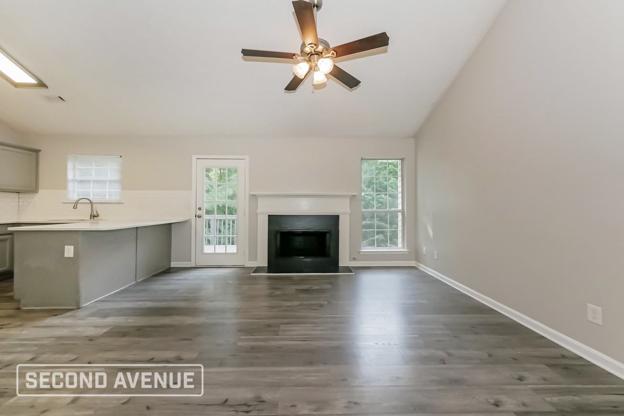 45 Riverside Ct - Photo 2 of 19