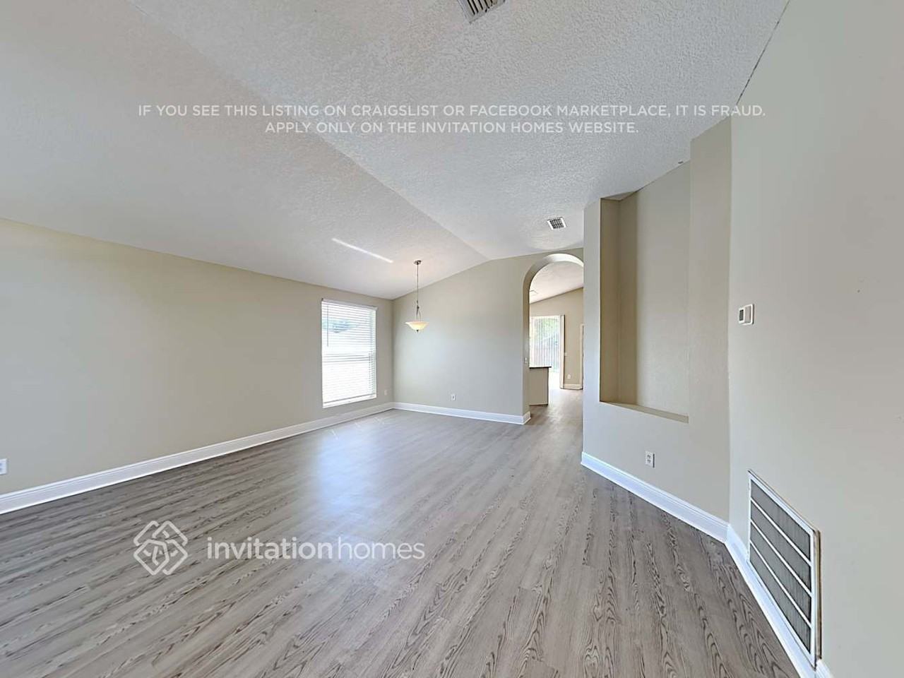 11970 Redbridge Dr - Photo 3 of 17