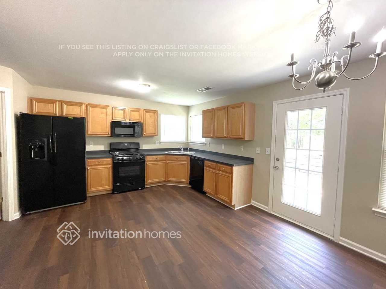 556 S Fortune Way - Photo 7 of 19