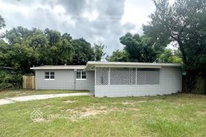 featured image of 6202 Balboa Dr