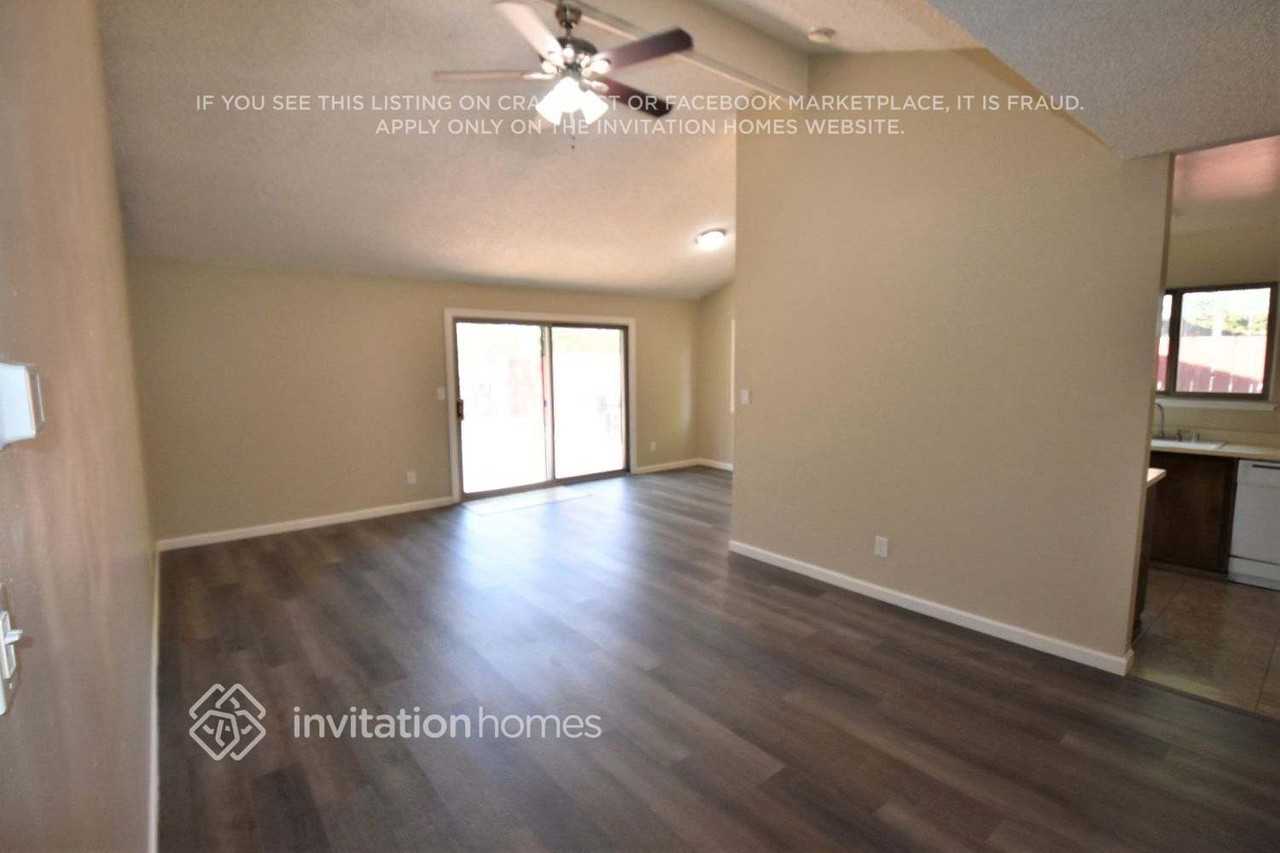 6165 Carl Sandburg Cir - Photo 3 of 14