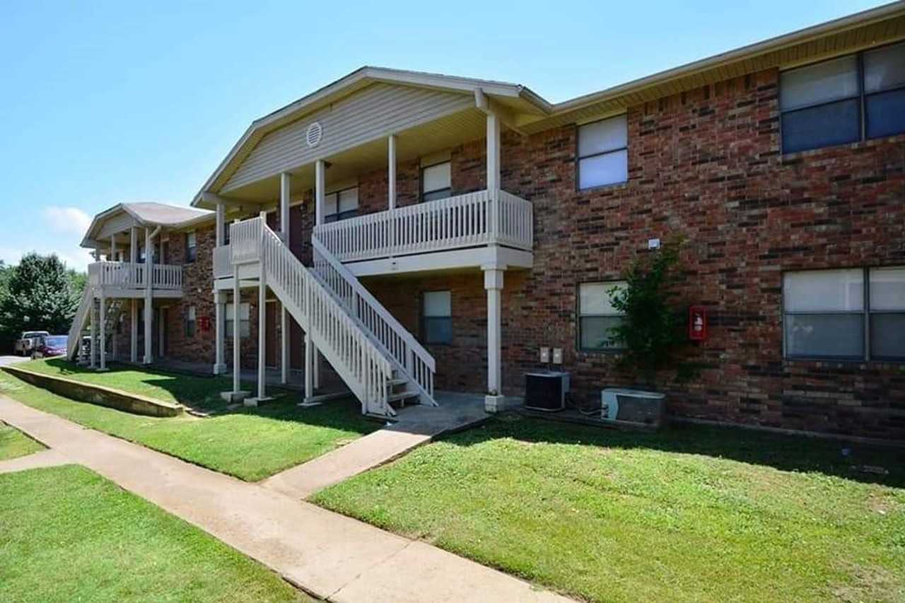 Berwick Apartments - Photo 3 of 50