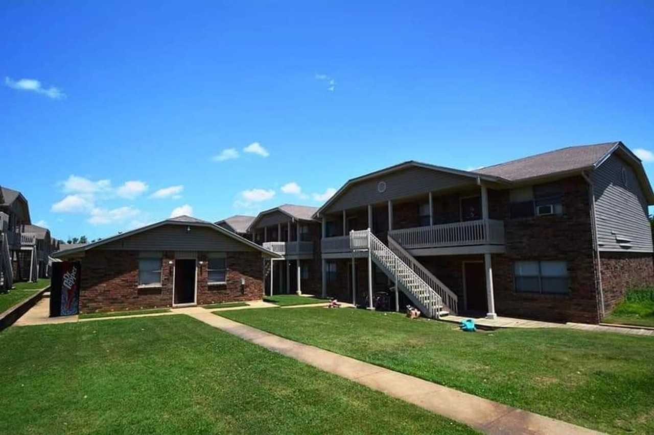 Berwick Apartments - Photo 7 of 50