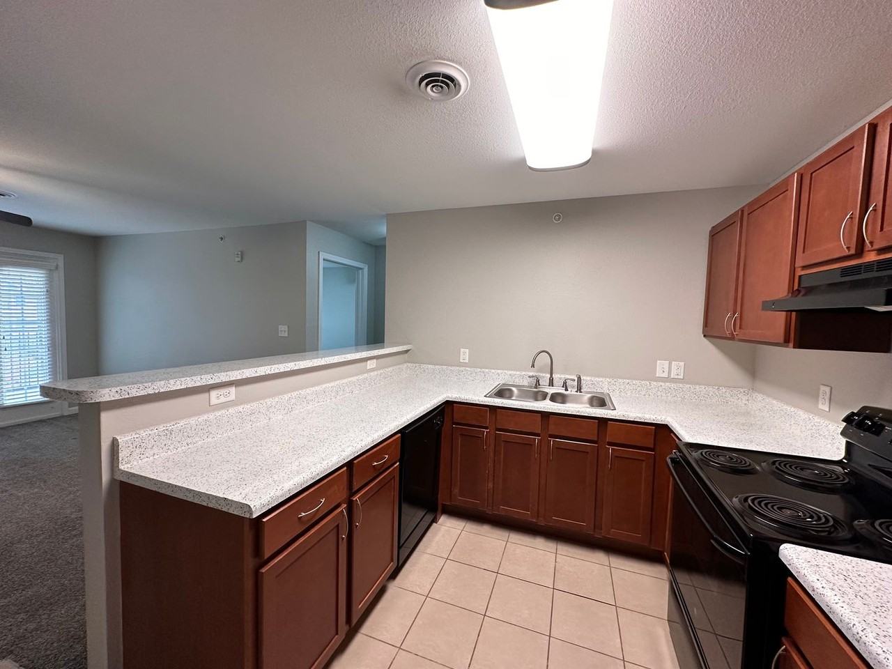 Maple Sunset Apartment Homes - Photo 4 of 50