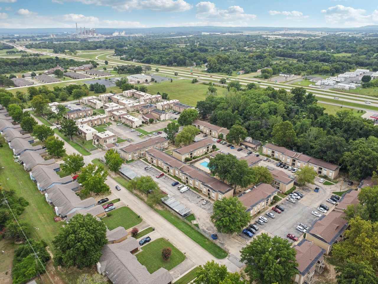 Country Club - Photo 3 of 50