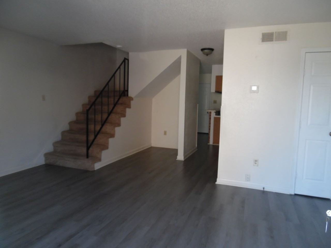 EDSA RESIDENTIAL - Photo 2 of 19